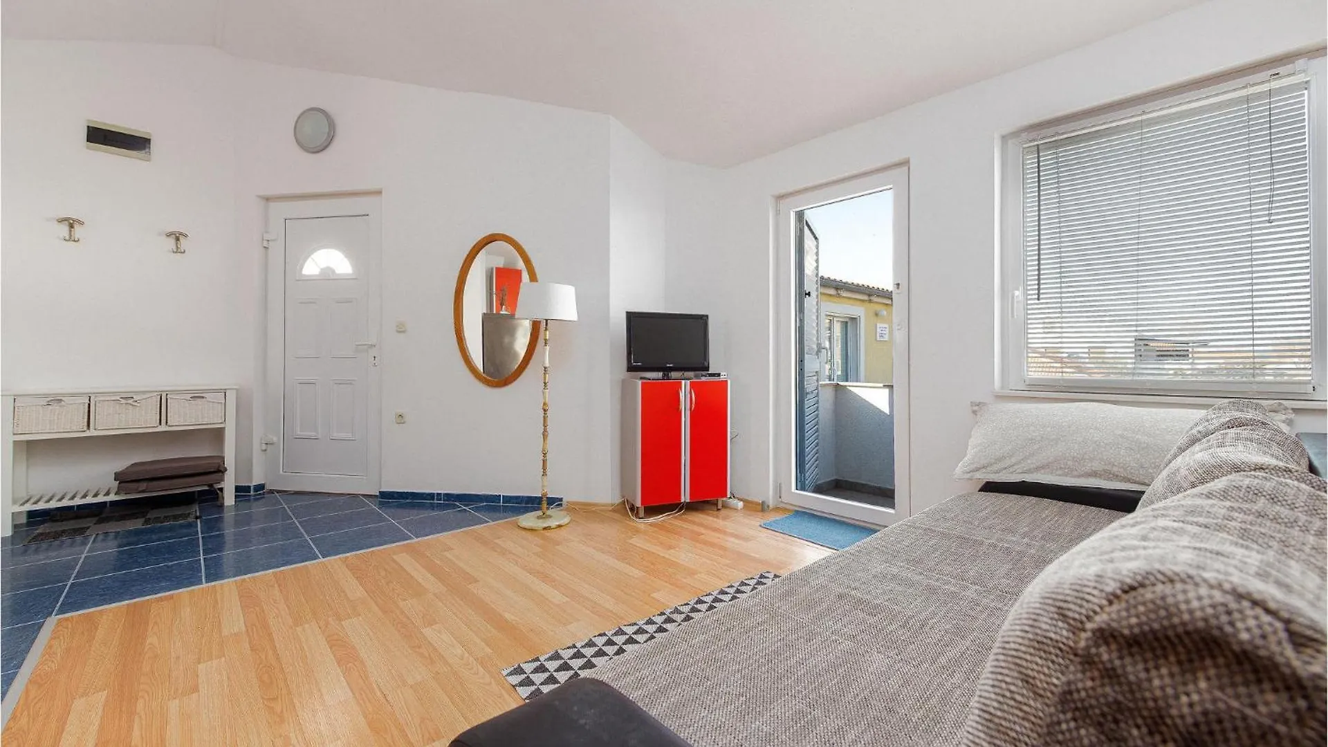 Nice Apartment In Nin With Wifi