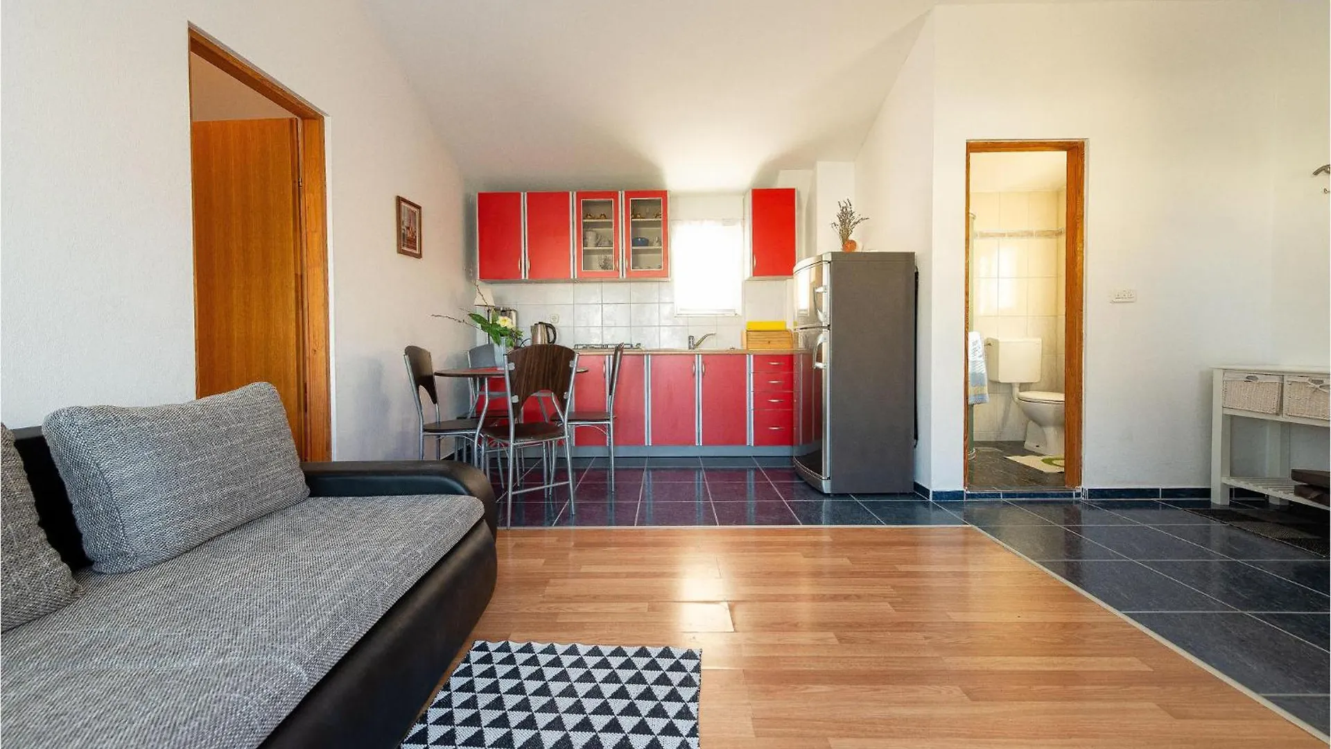 Nice Apartment In Nin With Wifi